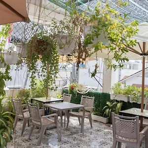 Hotell Lotus Laverne